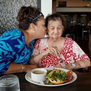 Meet your Posher, Cynthia